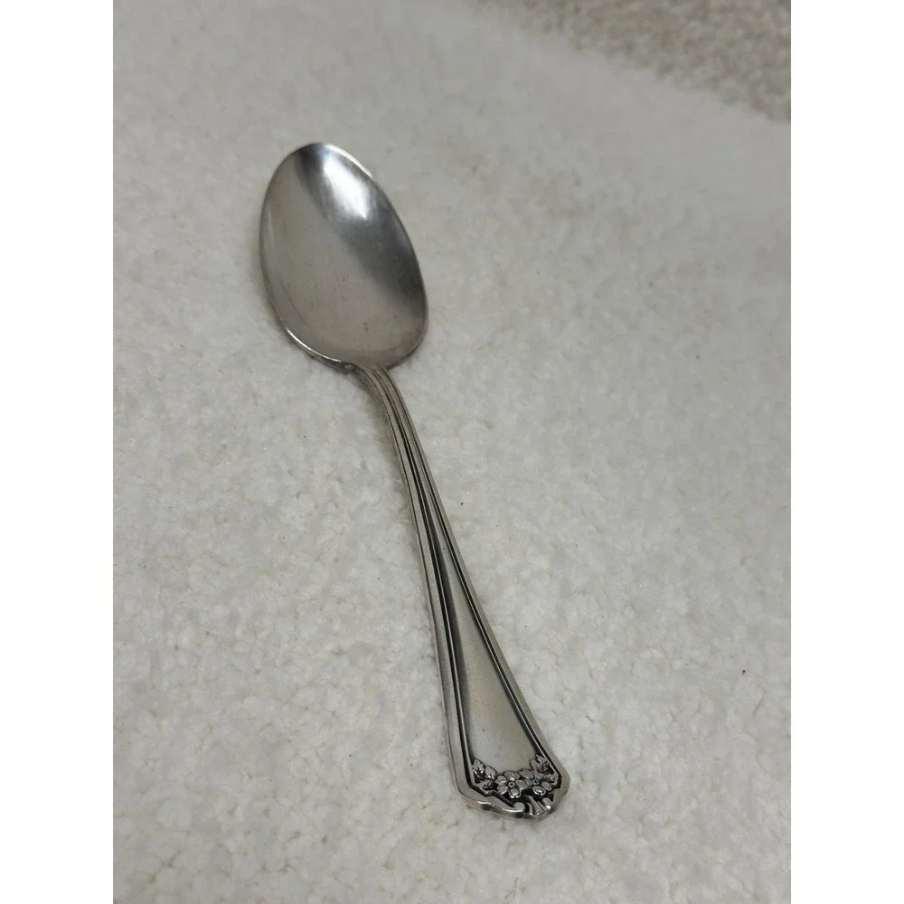 Wm Rogers & Son Serving Spoon Silver Kensington Pattern AA Silverplate 7.25in